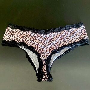 Culotte imprimee leopard